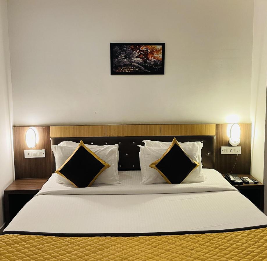 The Porch Inn Hotel/Service Apartments Bangalore Exterior photo